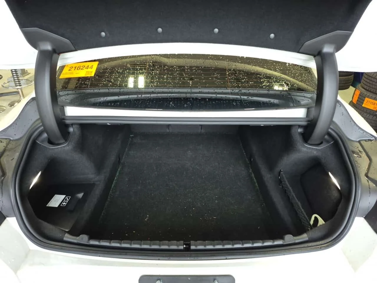 BMW 850 XDRIVE * Soft Close * Laser Light * M Carbon Roof, снимка 14 - Автомобили и джипове - 54064506