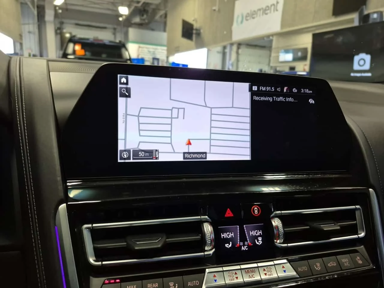 BMW 850 XDRIVE * Soft Close * Laser Light * M Carbon Roof, снимка 11 - Автомобили и джипове - 54064506