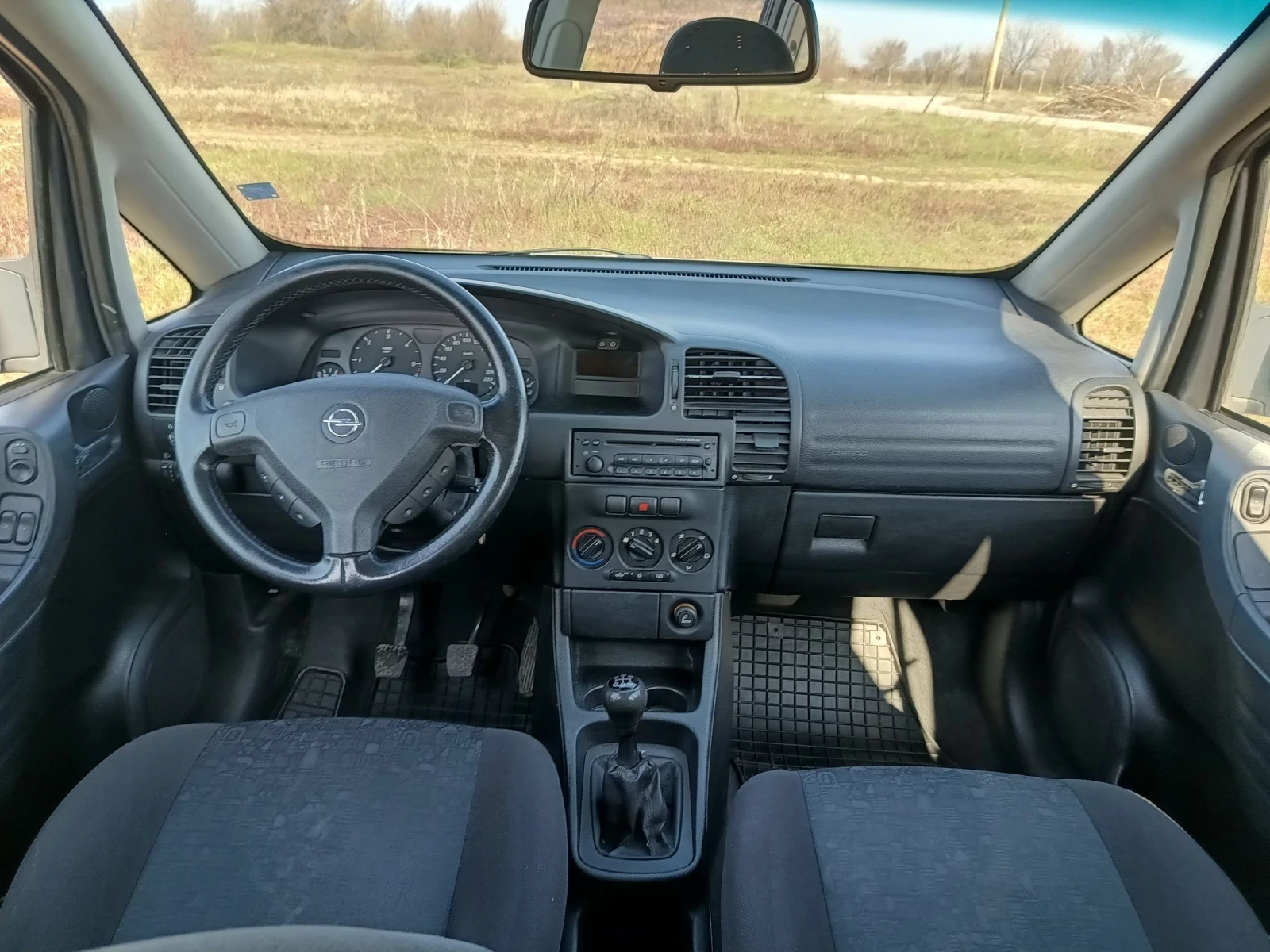 Opel Zafira, снимка 13 - Автомобили и джипове - 54161910