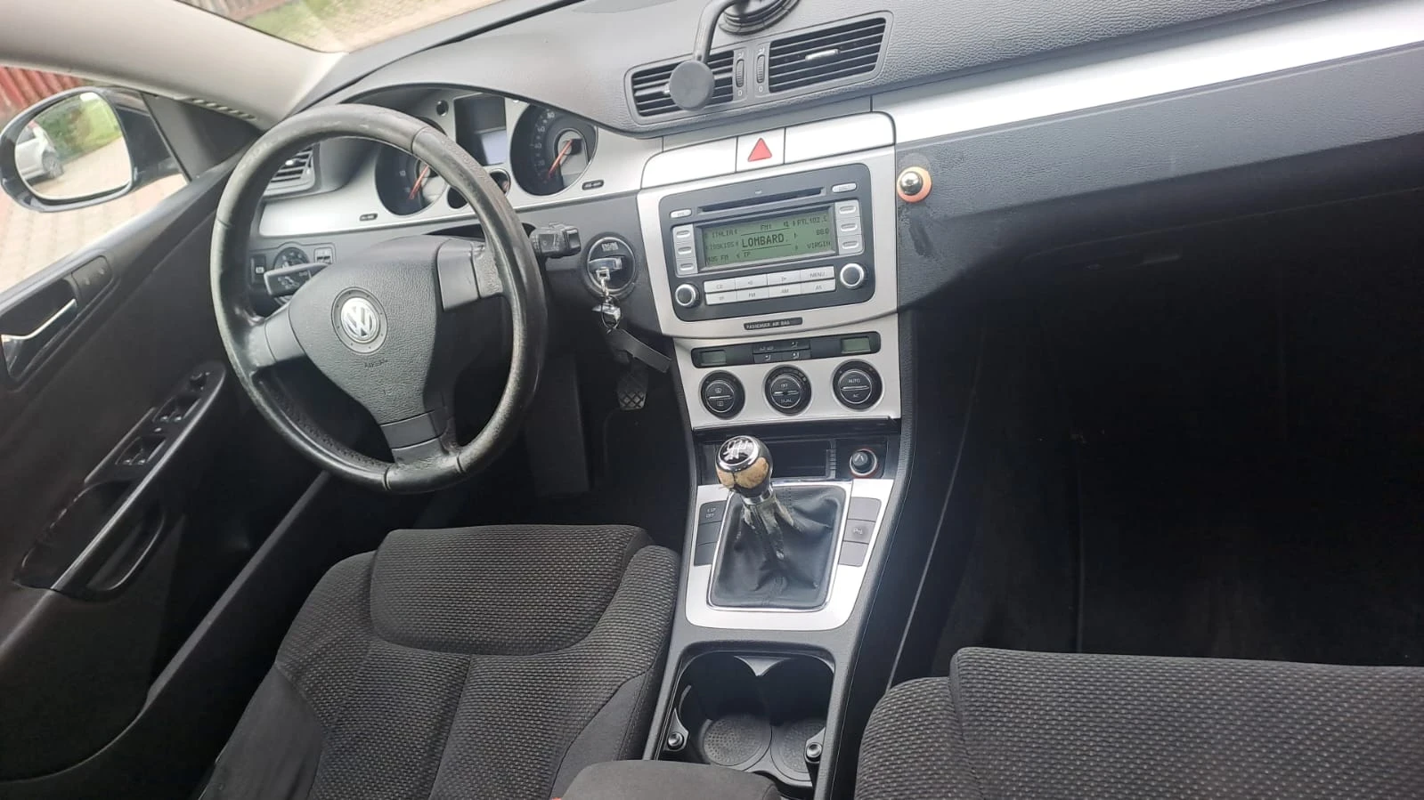 VW Passat 1.9, снимка 4 - Автомобили и джипове - 54218321