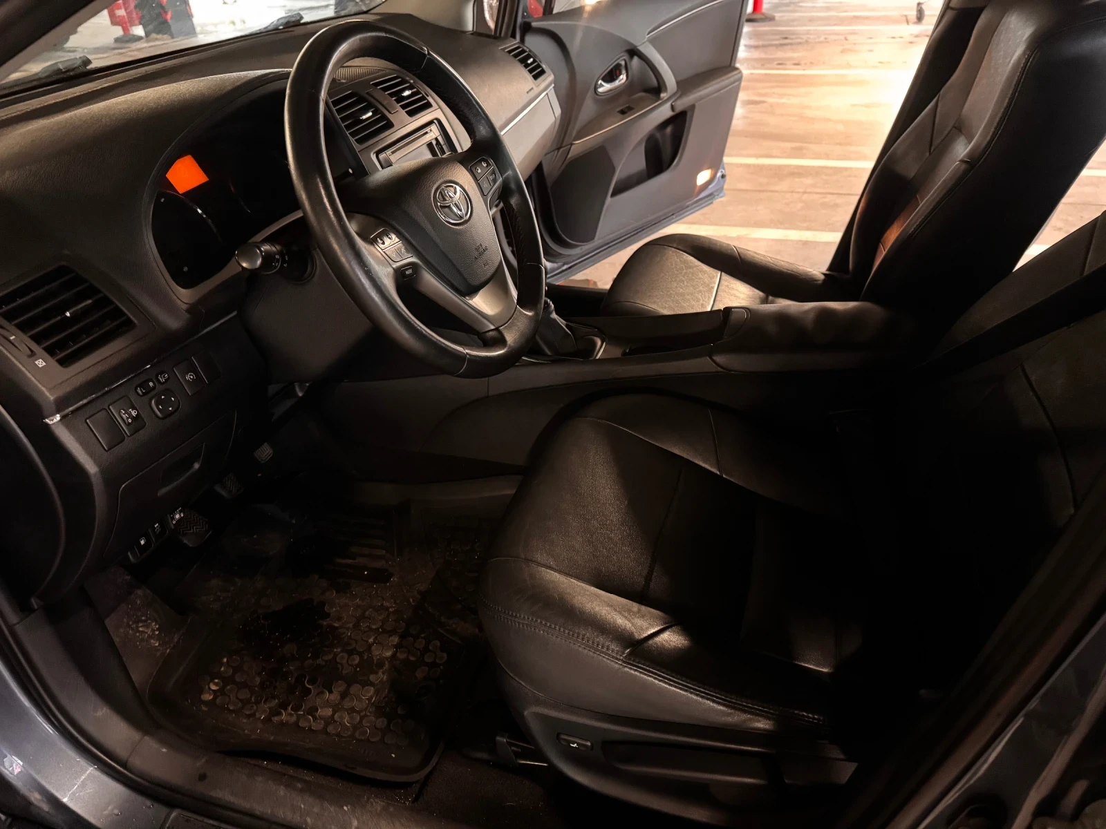 Toyota Avensis, снимка 6 - Автомобили и джипове - 54266086