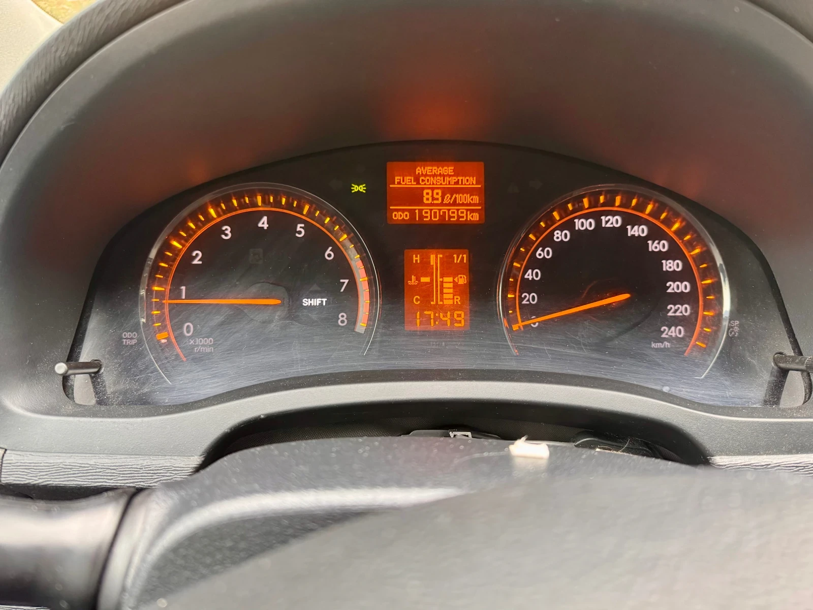 Toyota Avensis, снимка 12 - Автомобили и джипове - 54266086