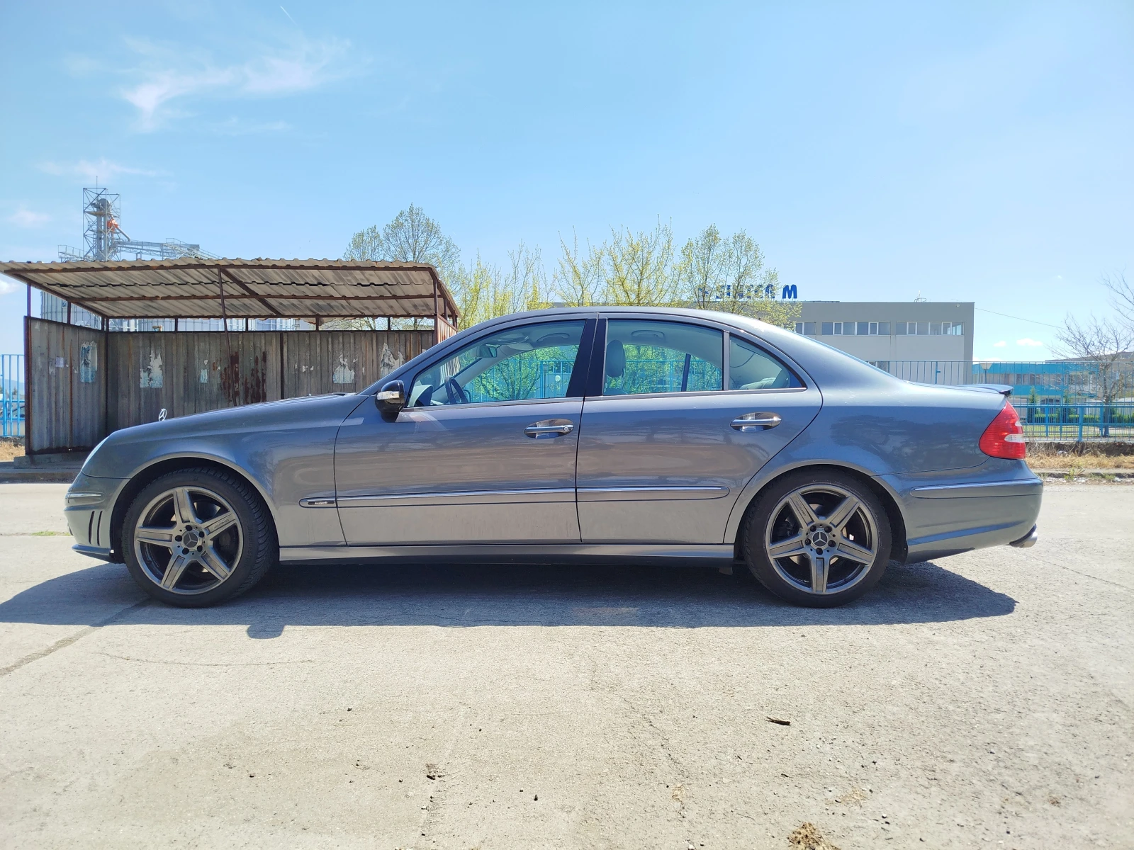 Mercedes-Benz E 500, снимка 2 - Автомобили и джипове - 54478801