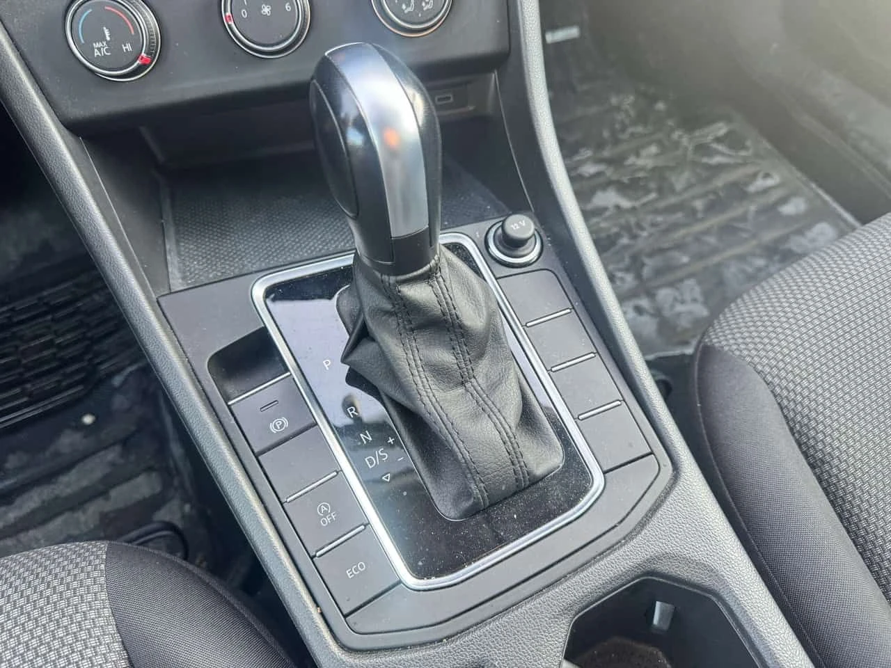 VW Jetta | Comfortline | АВТОКРЕДИТ БЕЗ ПЪРВОНАЧАЛНА ВНОСКА, снимка 14 - Автомобили и джипове - 54918079