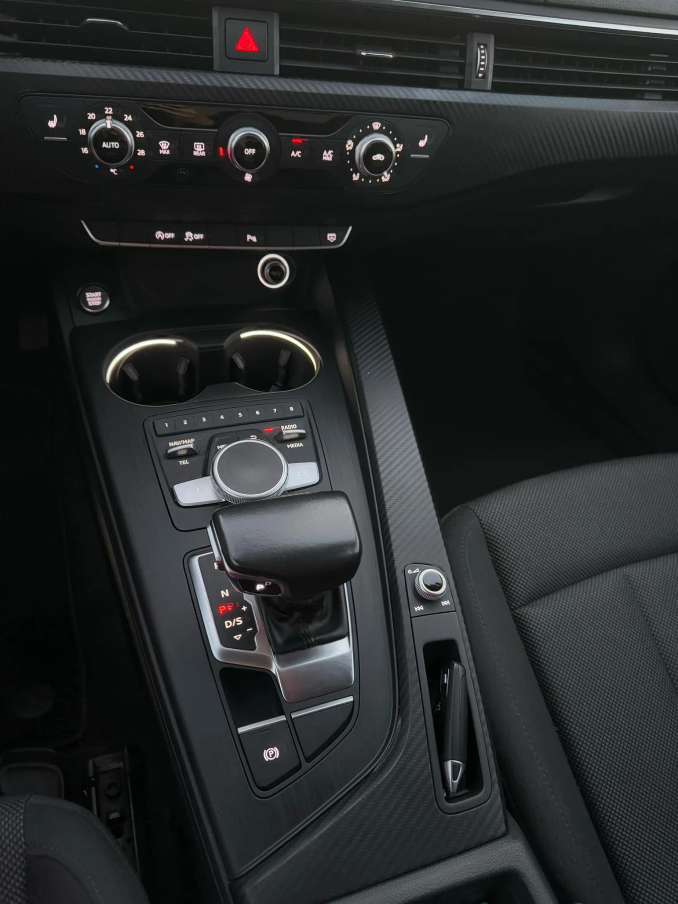 Audi A4 2.o TDI Digital, снимка 4 - Автомобили и джипове - 54962318