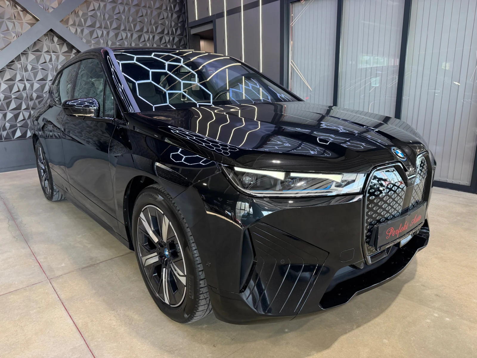 BMW iX 40 xDrive * HARMAN/KARDON* HEAD UP * M PACKET * 36