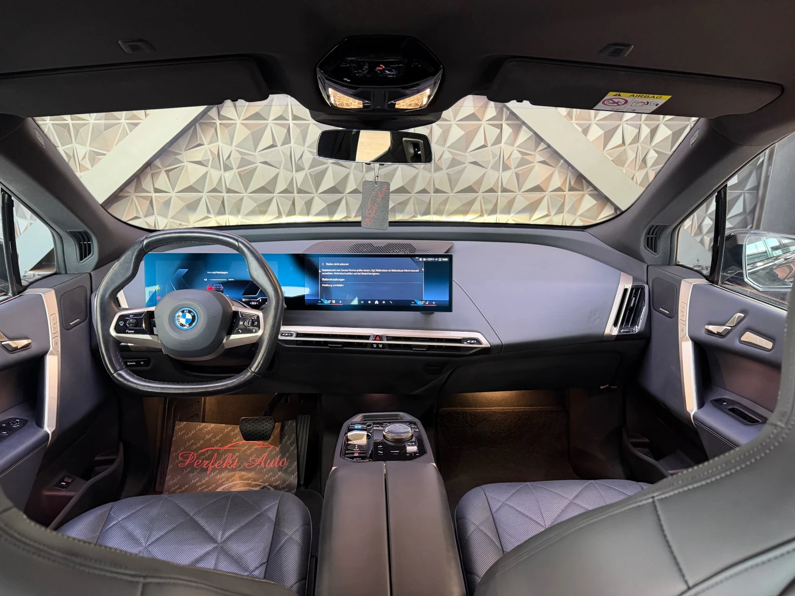 BMW iX 40 xDrive * HARMAN/KARDON* HEAD UP * M PACKET * 36, снимка 7 - Автомобили и джипове - 55027079