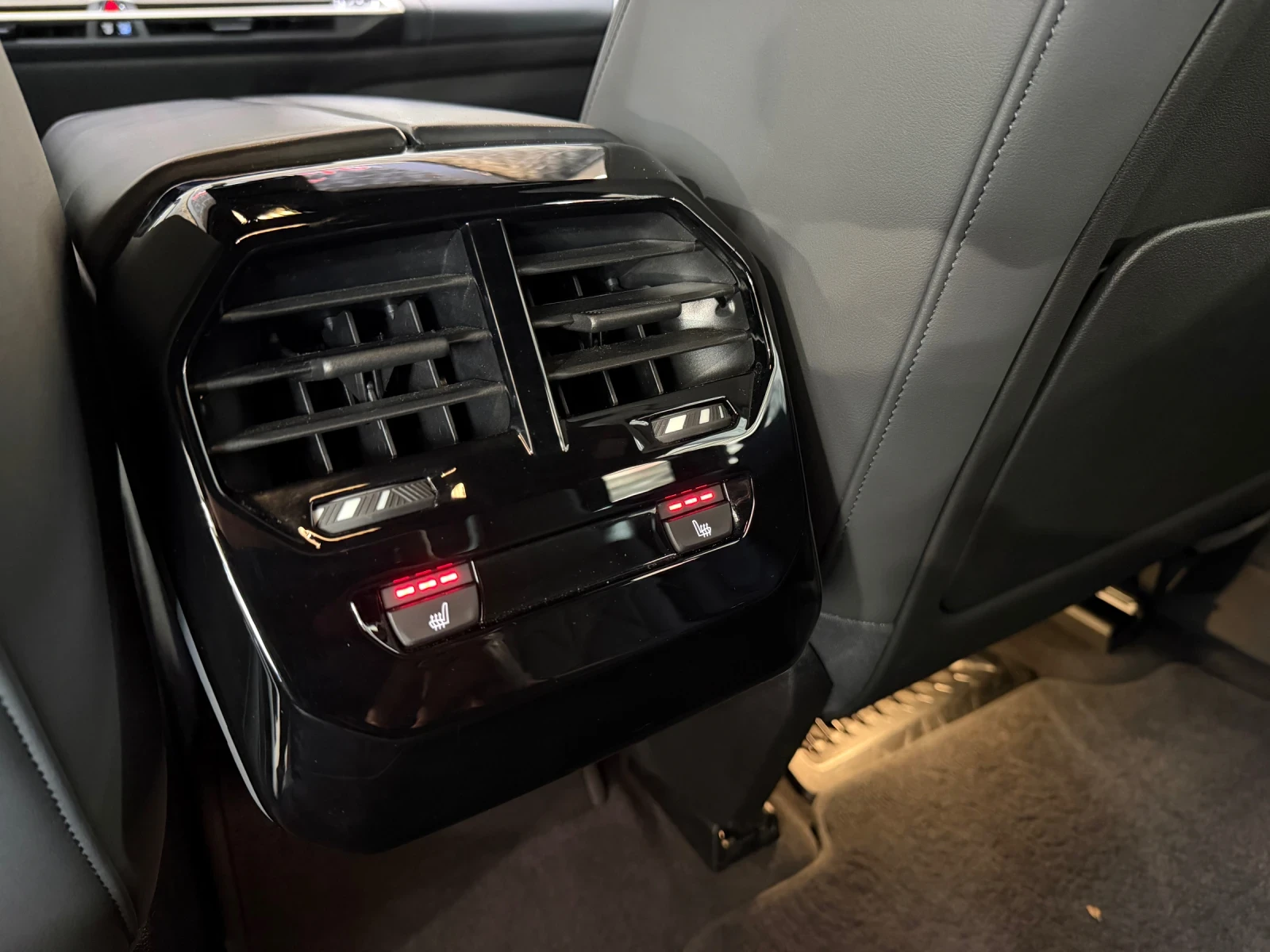 BMW iX 40 xDrive * HARMAN/KARDON* HEAD UP * M PACKET * 36, снимка 6 - Автомобили и джипове - 55027079