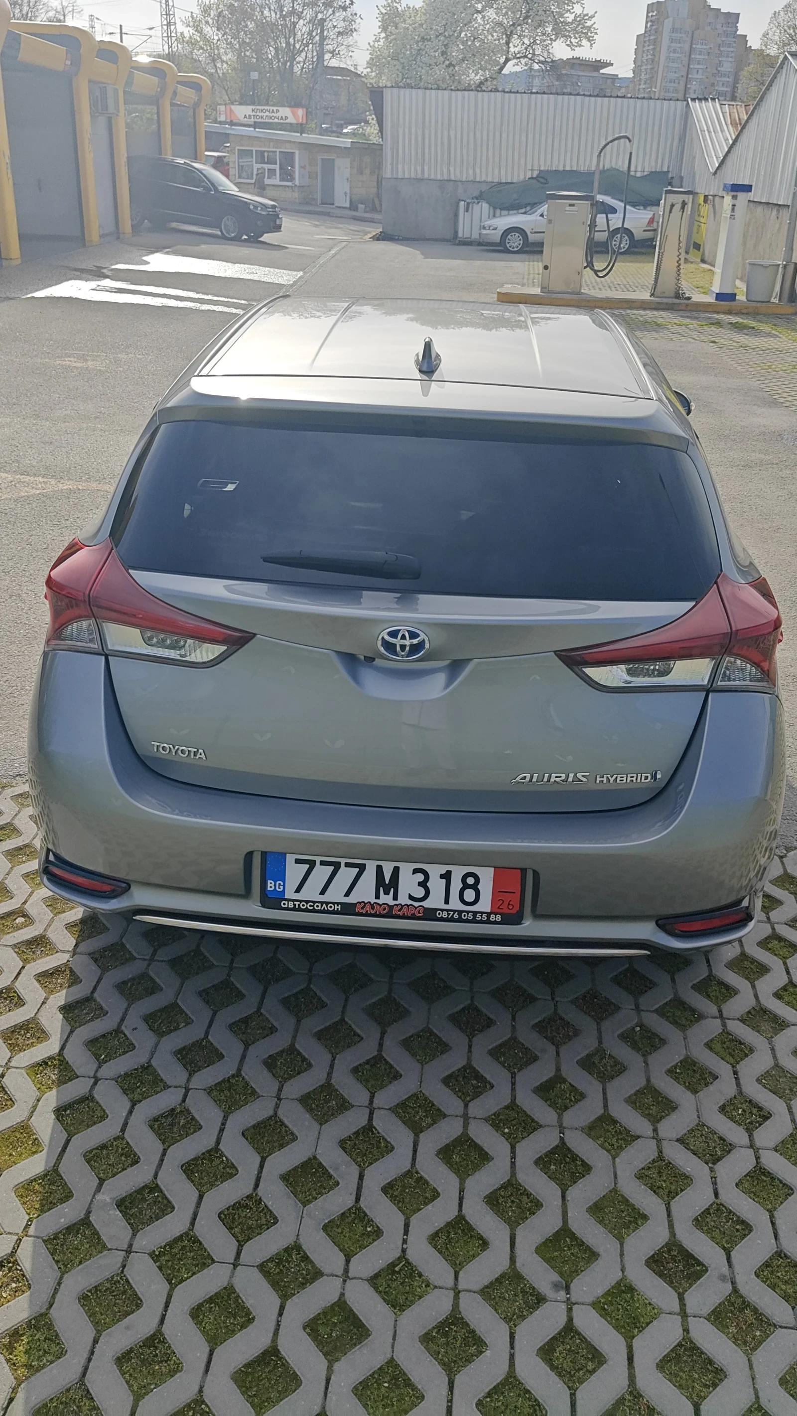 Toyota Auris 1.8 HYBRID / FACELIFT / NAVI / CAMERA / EURO 6B, снимка 6 - Автомобили и джипове - 55234379