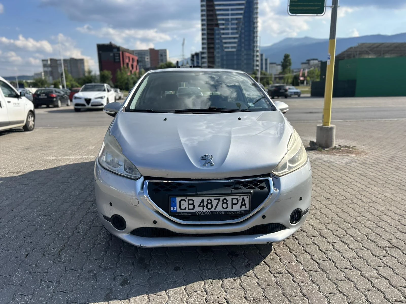 Peugeot 208 1.4eHDI - AВТОМАТИК, снимка 2 - Автомобили и джипове - 55305554