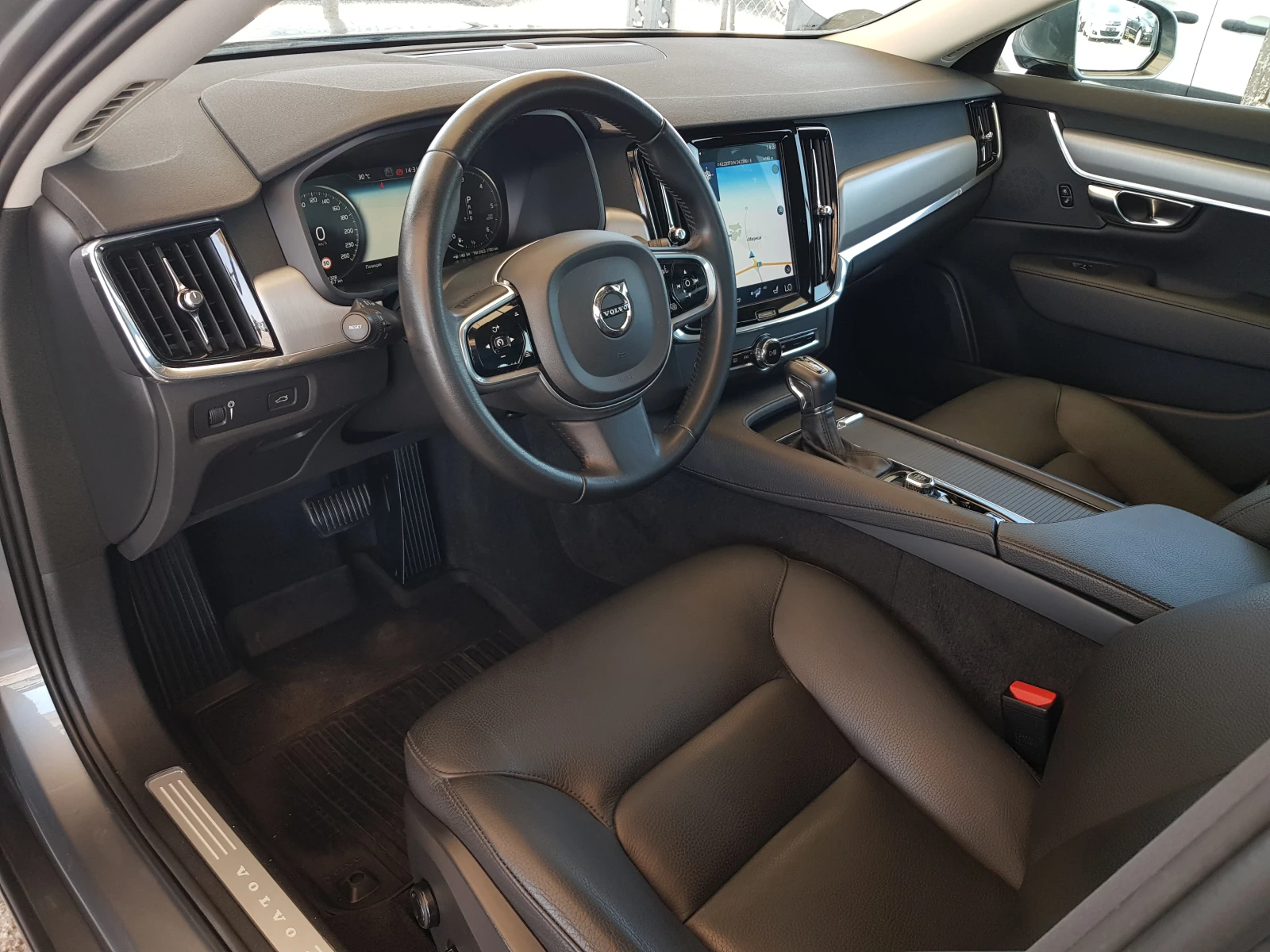 Volvo S90 D4 AWD 4X4 2.0D-190к.с. ЛИЗИНГ, снимка 8 - Автомобили и джипове - 55362094