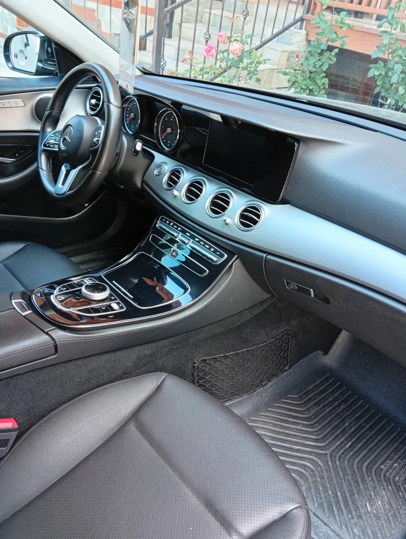 Mercedes-Benz E 200 2.0D Avtomat 9G, снимка 12 - Автомобили и джипове - 55598102