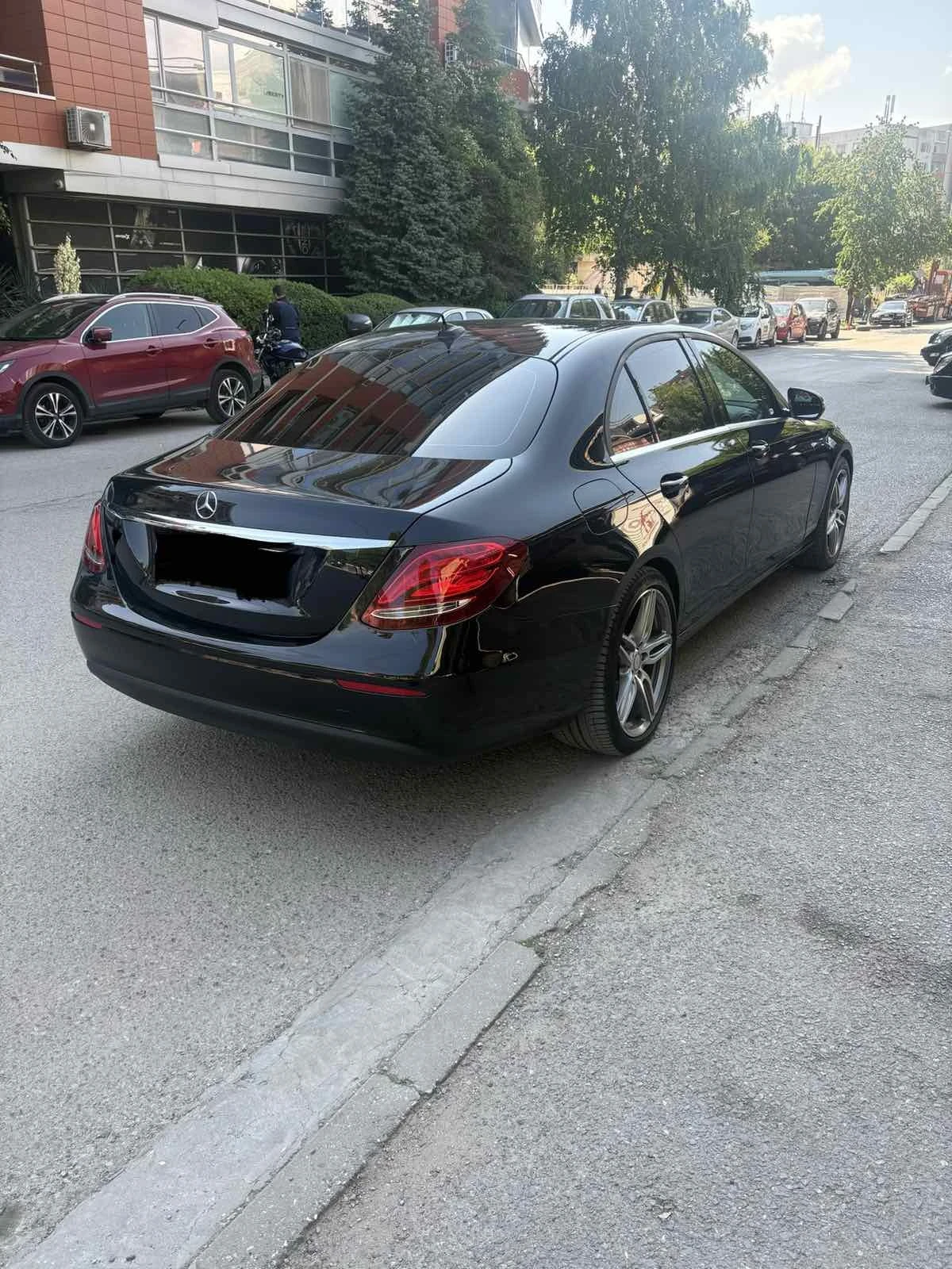 Mercedes-Benz E 200 2.0D Avtomat 9G, снимка 6 - Автомобили и джипове - 55598102
