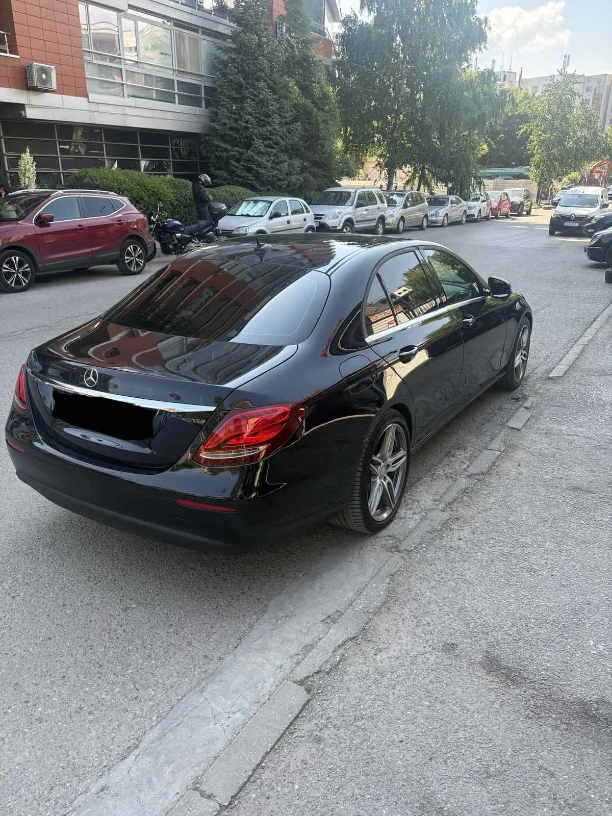 Mercedes-Benz E 200 2.0D Avtomat 9G, снимка 5 - Автомобили и джипове - 55598102