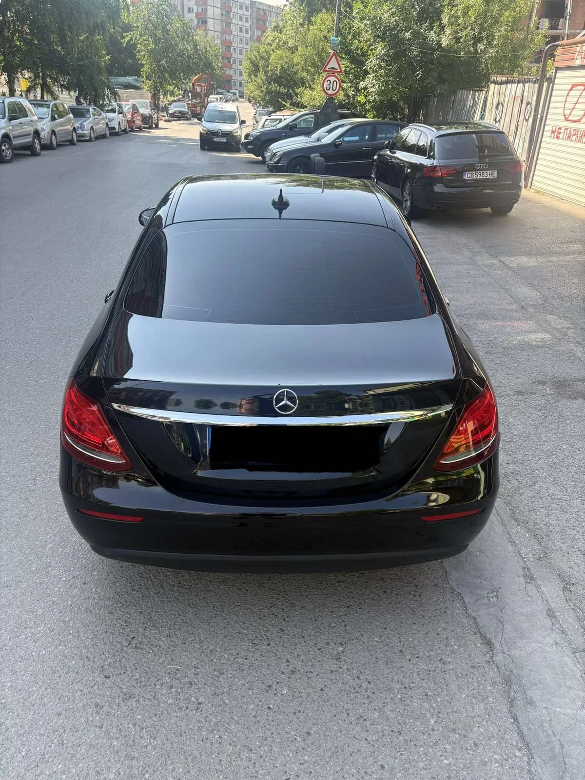 Mercedes-Benz E 200 2.0D Avtomat 9G, снимка 10 - Автомобили и джипове - 55598102