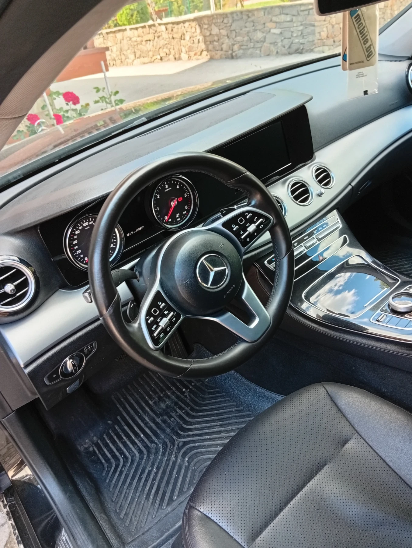Mercedes-Benz E 200 2.0D Avtomat 9G, снимка 14 - Автомобили и джипове - 55598102