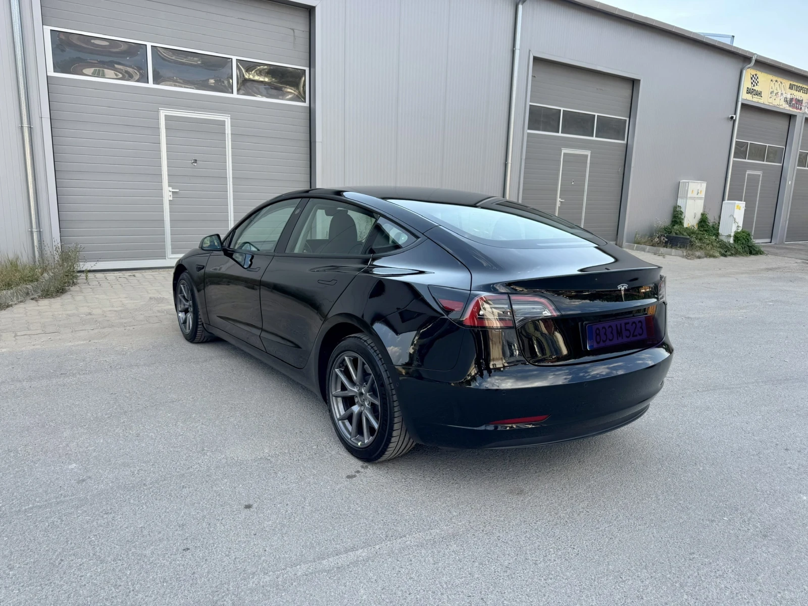 Tesla Model 3 SR+ /28к/Гаранция/FSD, снимка 9 - Автомобили и джипове - 55602580