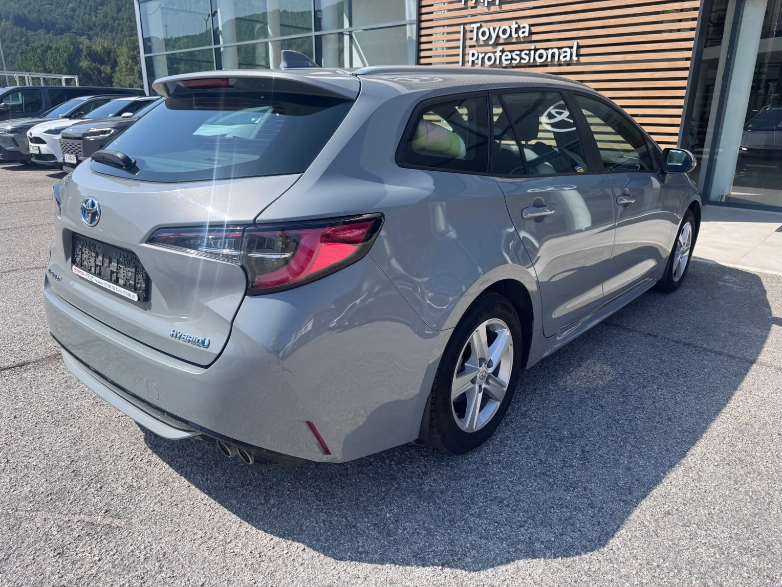 Toyota Corolla Touring Sports 2.0 Hybrid, снимка 6 - Автомобили и джипове - 55827377