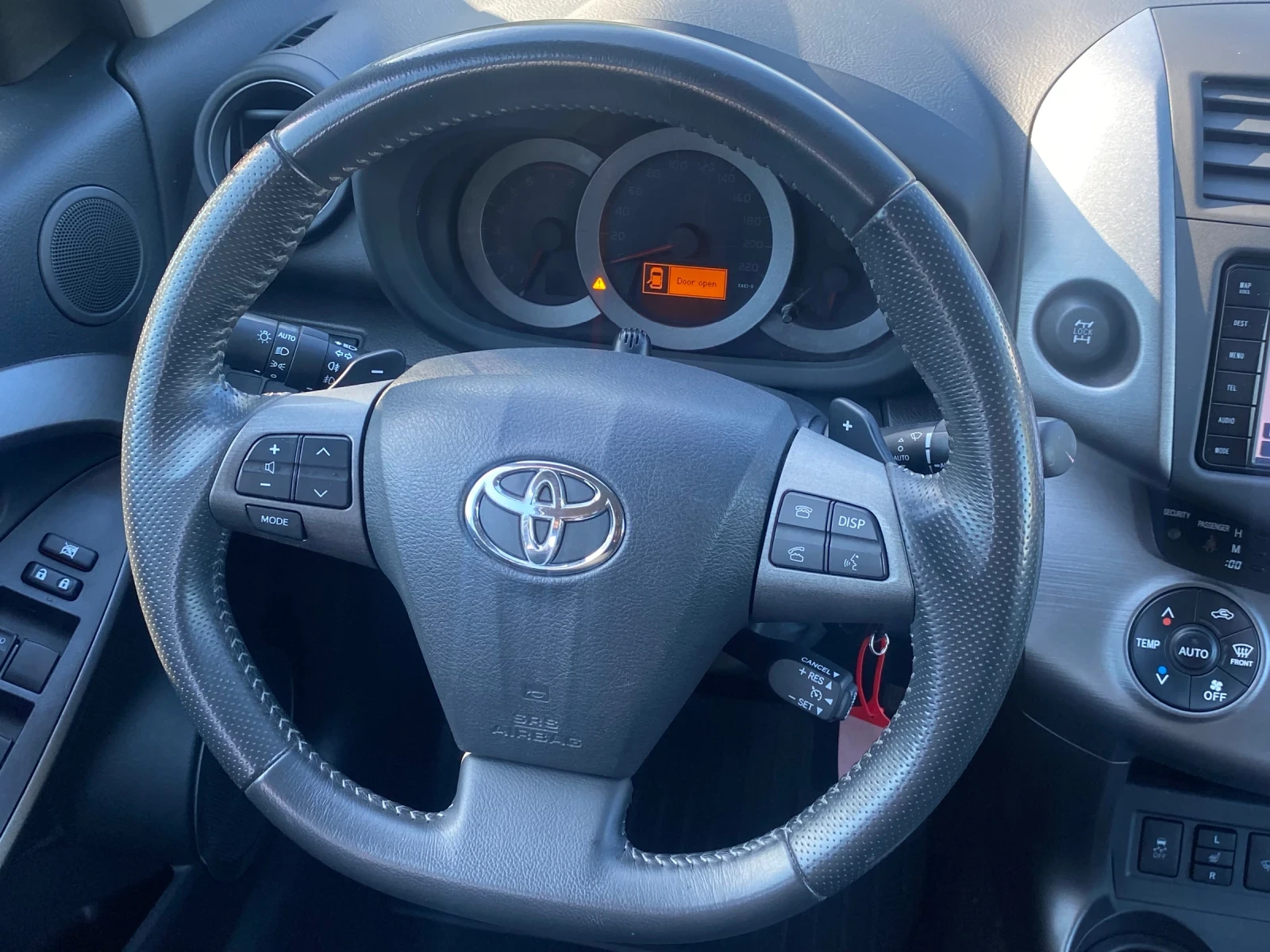 Toyota Rav4 2.0i/Aвтомат/Нави/Подгрев - изображение 10