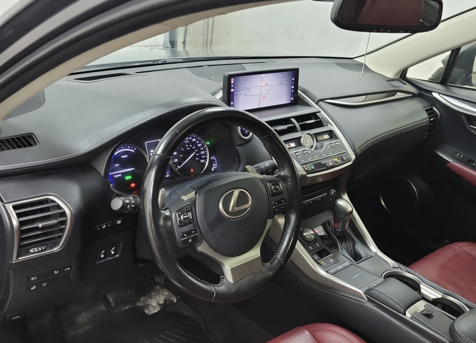 Lexus NX 300h  - изображение 6
