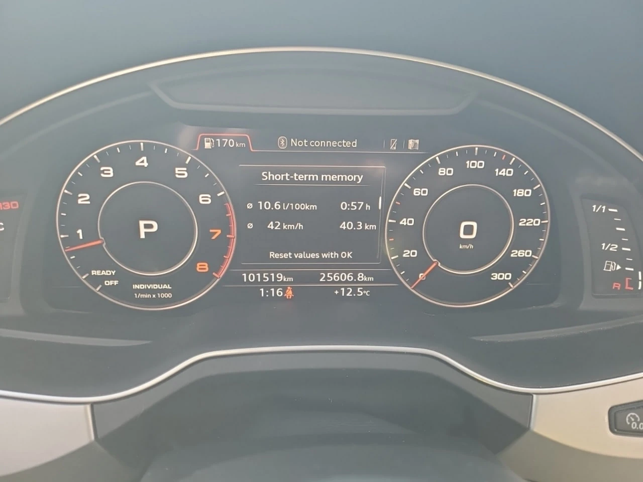 Audi Q7 * АВТО КРЕДИТ* ЦЕНА ДО БГ * СЕРВИЗНА ИСТОРИЯ *  - изображение 9