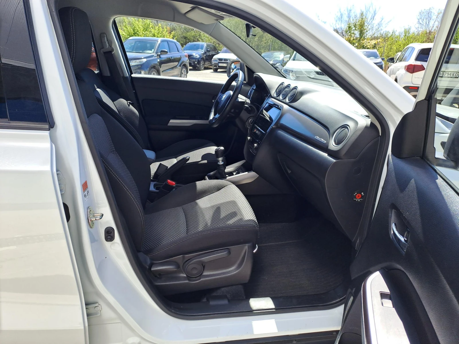 Suzuki Vitara 1.4 GL+ Booster Jet HYBRID 4X4 - изображение 9