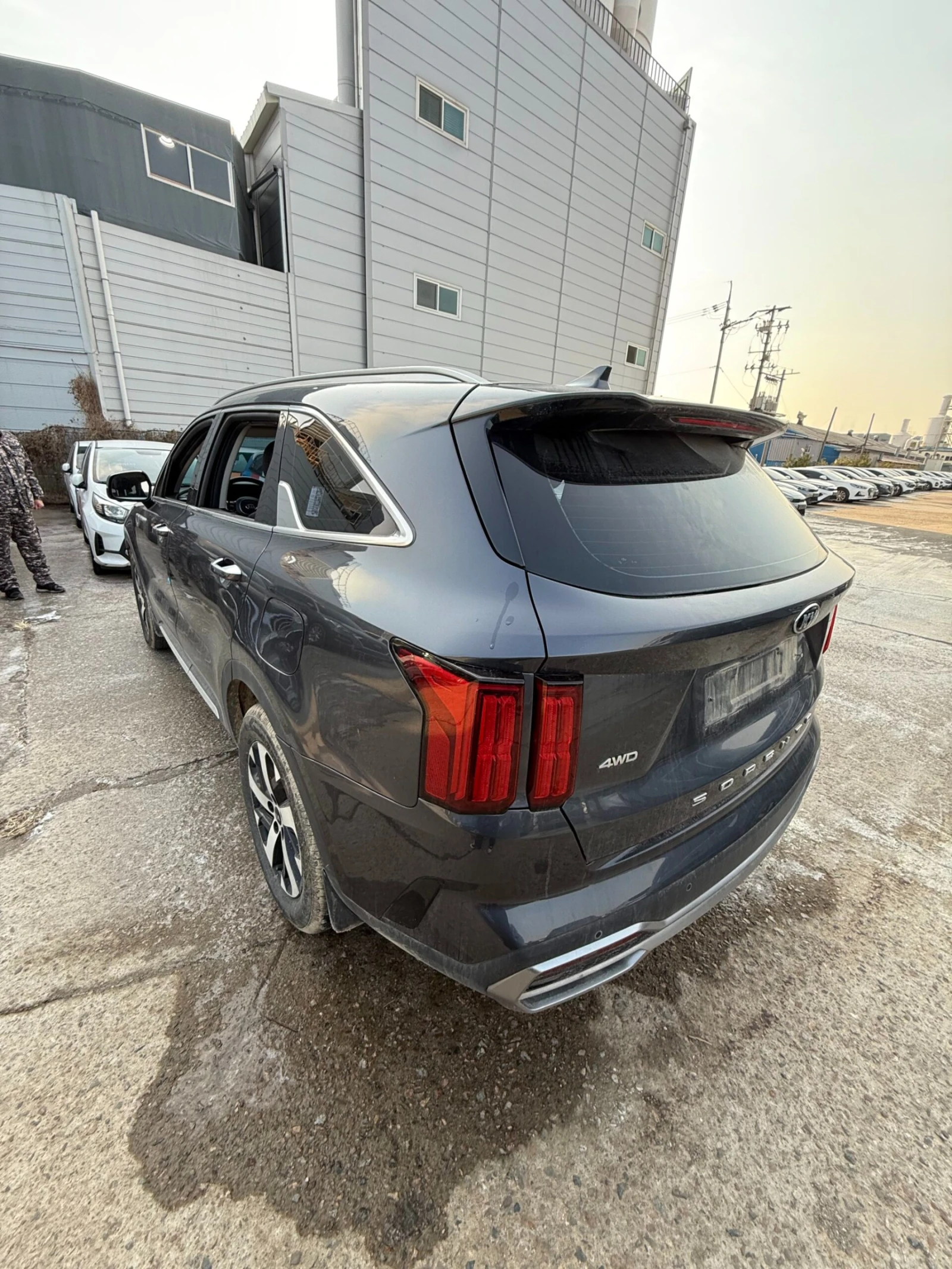 Kia Sorento 2.2 CRDI 4x4 - OЧАКВАН ВНОС, снимка 3 - Автомобили и джипове - 54146055