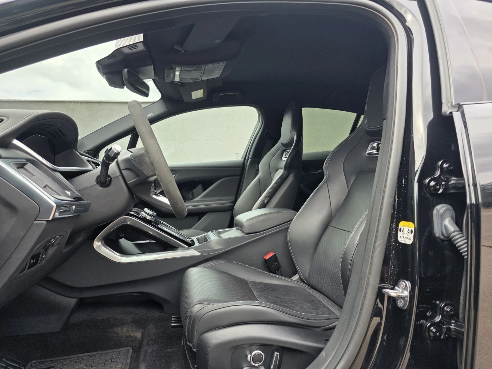 Jaguar I-Pace EV400 SE AWD, снимка 9 - Автомобили и джипове - 54219524