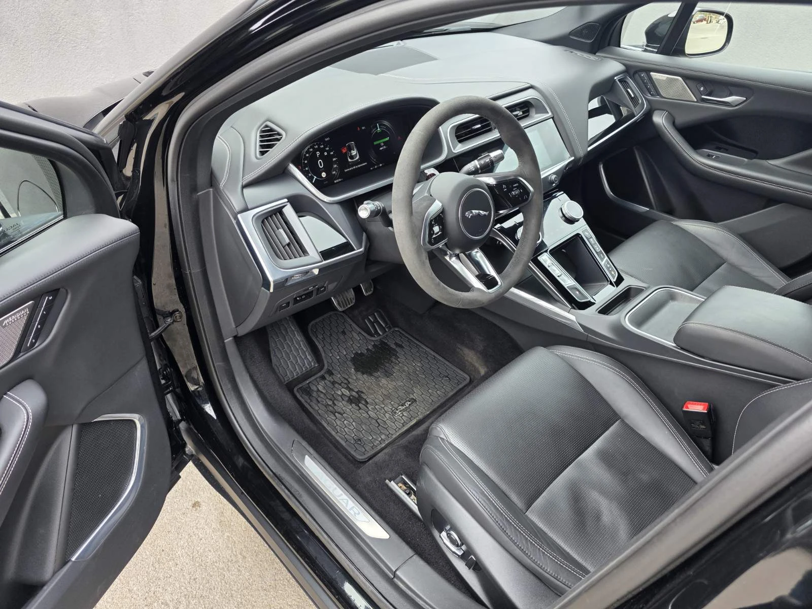 Jaguar I-Pace EV400 SE AWD, снимка 10 - Автомобили и джипове - 54219524