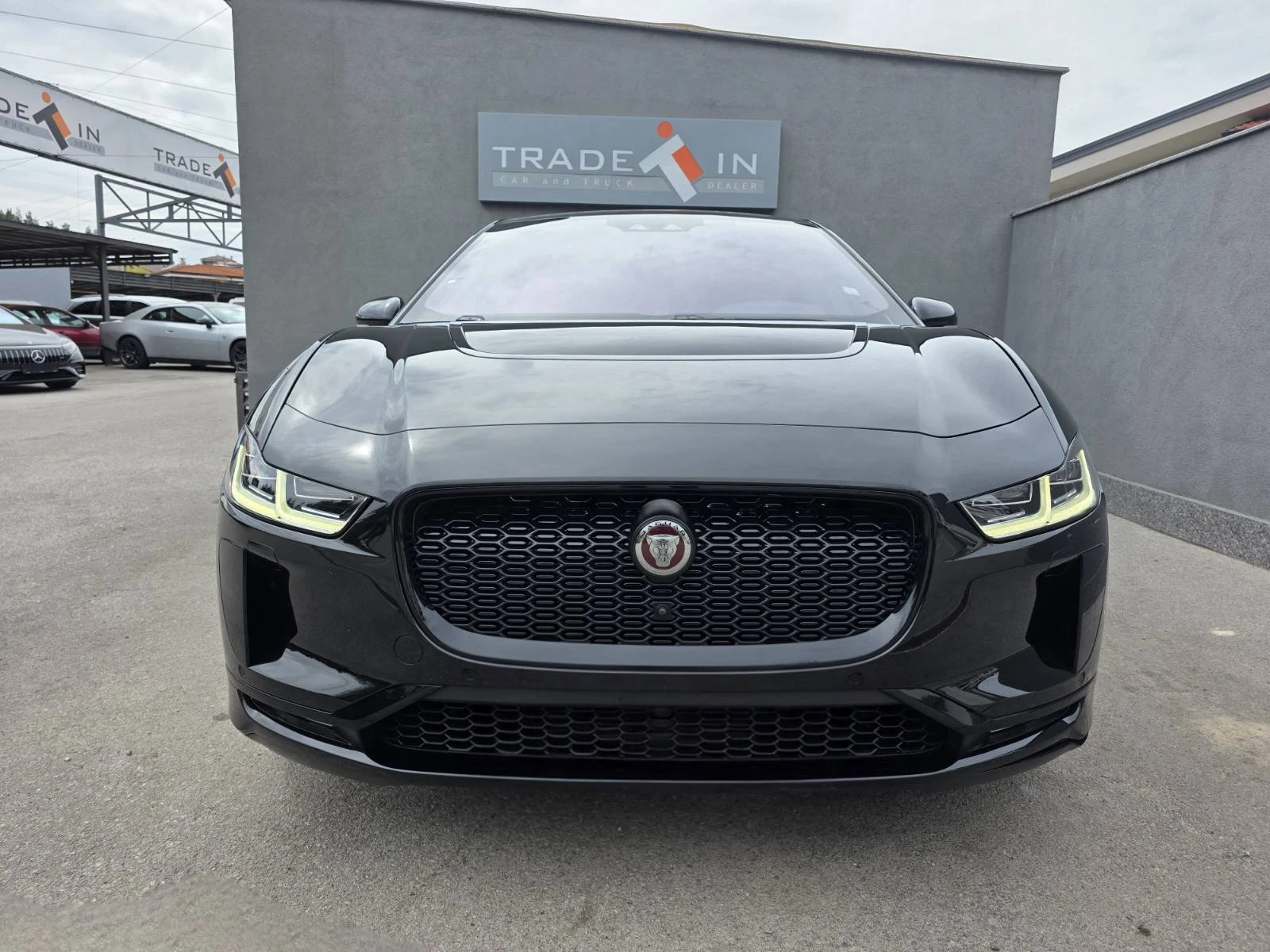 Jaguar I-Pace EV400 SE AWD, снимка 2 - Автомобили и джипове - 54219524
