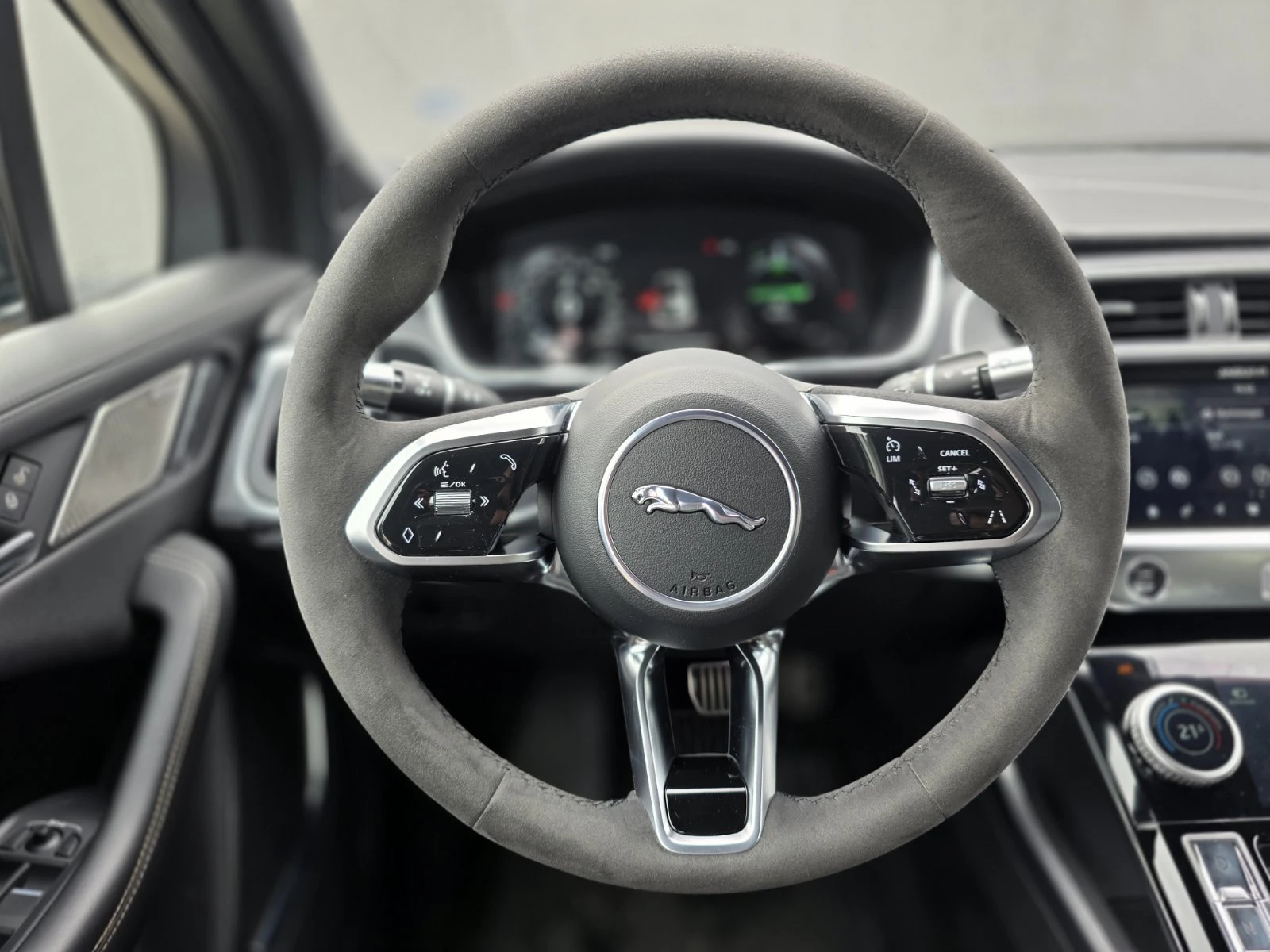 Jaguar I-Pace EV400 SE AWD, снимка 12 - Автомобили и джипове - 54219524