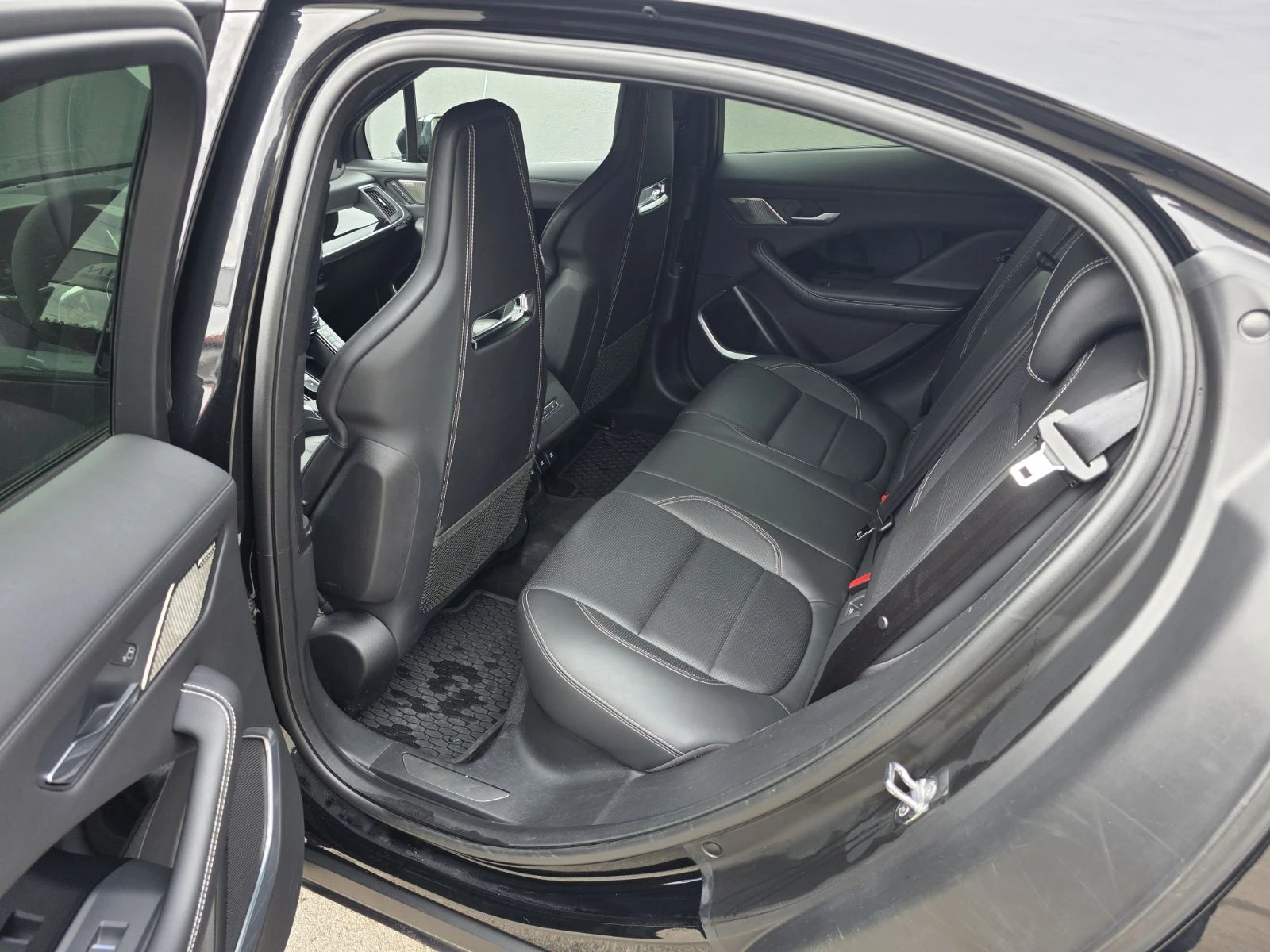 Jaguar I-Pace EV400 SE AWD, снимка 16 - Автомобили и джипове - 54219524