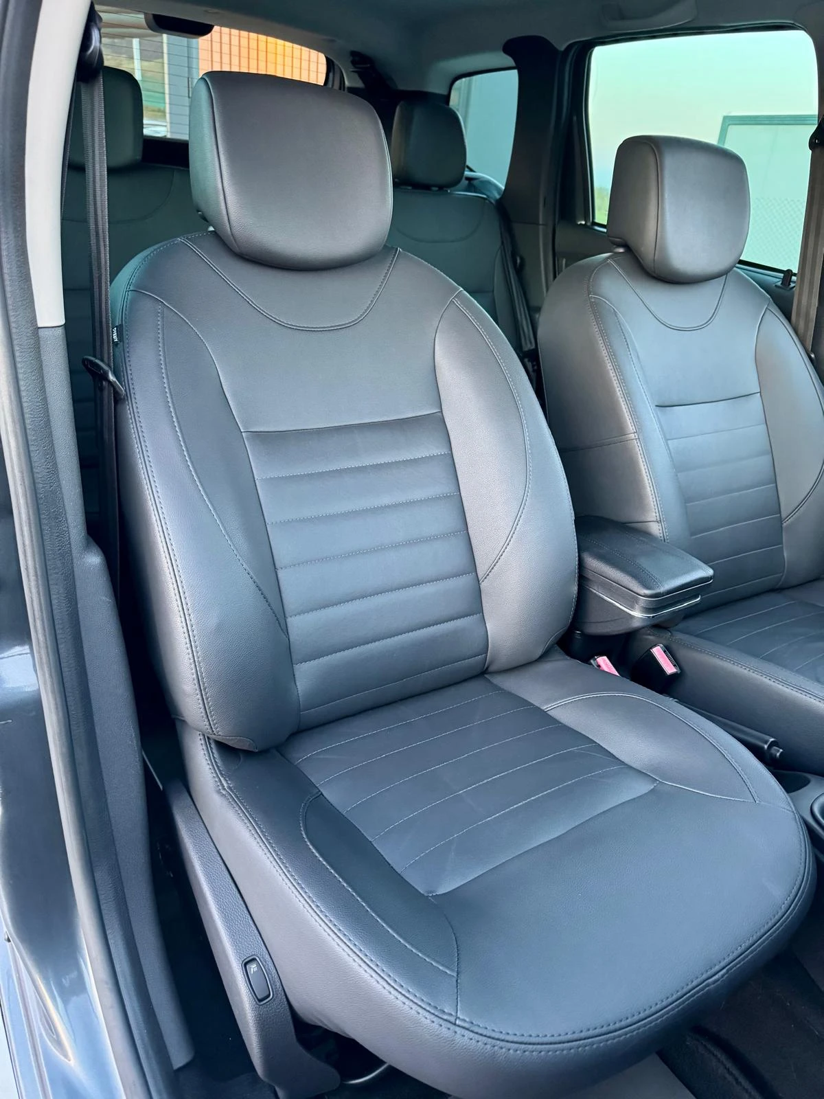 Dacia Duster ::Lauréate::1.6 LPG::2 ���������� | Mobile.bg � ����������� 11