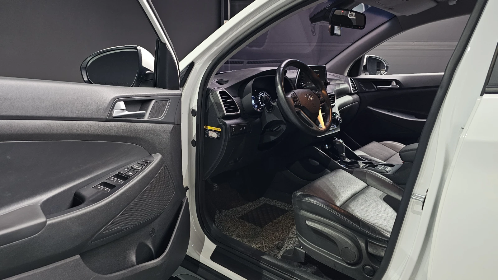 Hyundai Tucson 2.0 Modern* ПОДГРЕВ ВОЛАН* КРАЙНА ЦЕНА, снимка 10 - Автомобили и джипове - 55594494