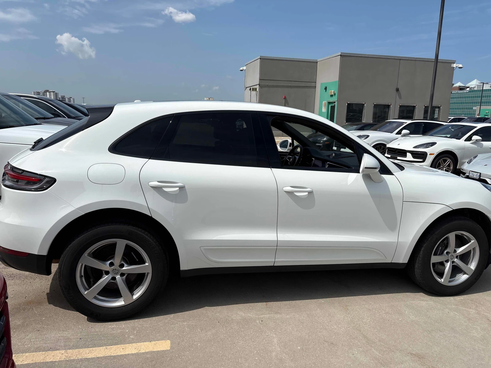 Porsche Macan * AWD * CARFAX * БЕЗ ПЪРВОНАЧАЛНА ВНОСКА, снимка 3 - Автомобили и джипове - 55858369
