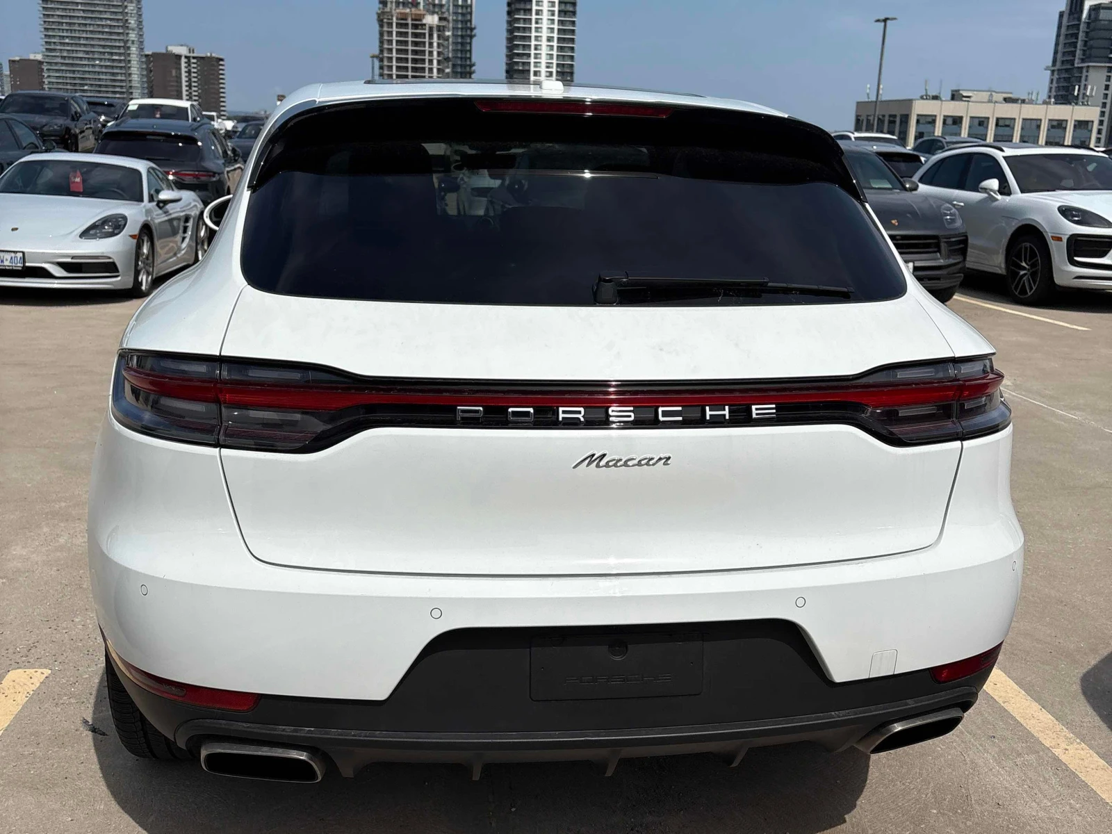 Porsche Macan * AWD * CARFAX * БЕЗ ПЪРВОНАЧАЛНА ВНОСКА, снимка 4 - Автомобили и джипове - 55858369