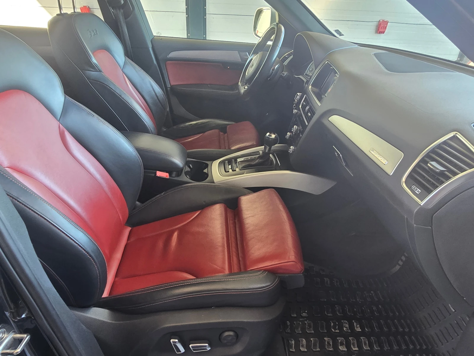 Audi SQ5 S-Line/3.0i/quattro/Автоматик/Лизинг, снимка 10 - Автомобили и джипове - 56356465