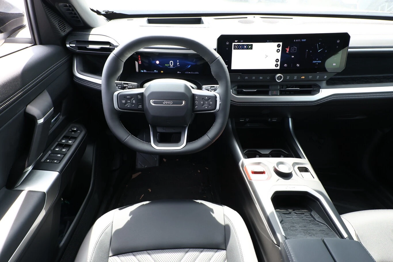 Jeep Compass Compass First Edition НОВ, снимка 7 - Автомобили и джипове - 56466929