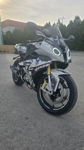     BMW S