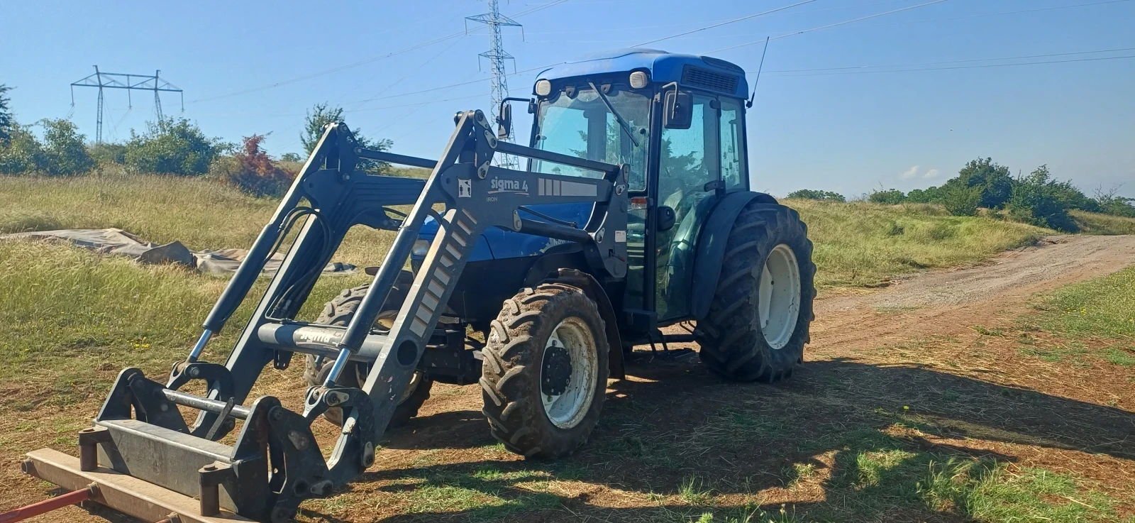 Трактор New Holland TN85FA, снимка 3 - Селскостопанска техника - 55058556