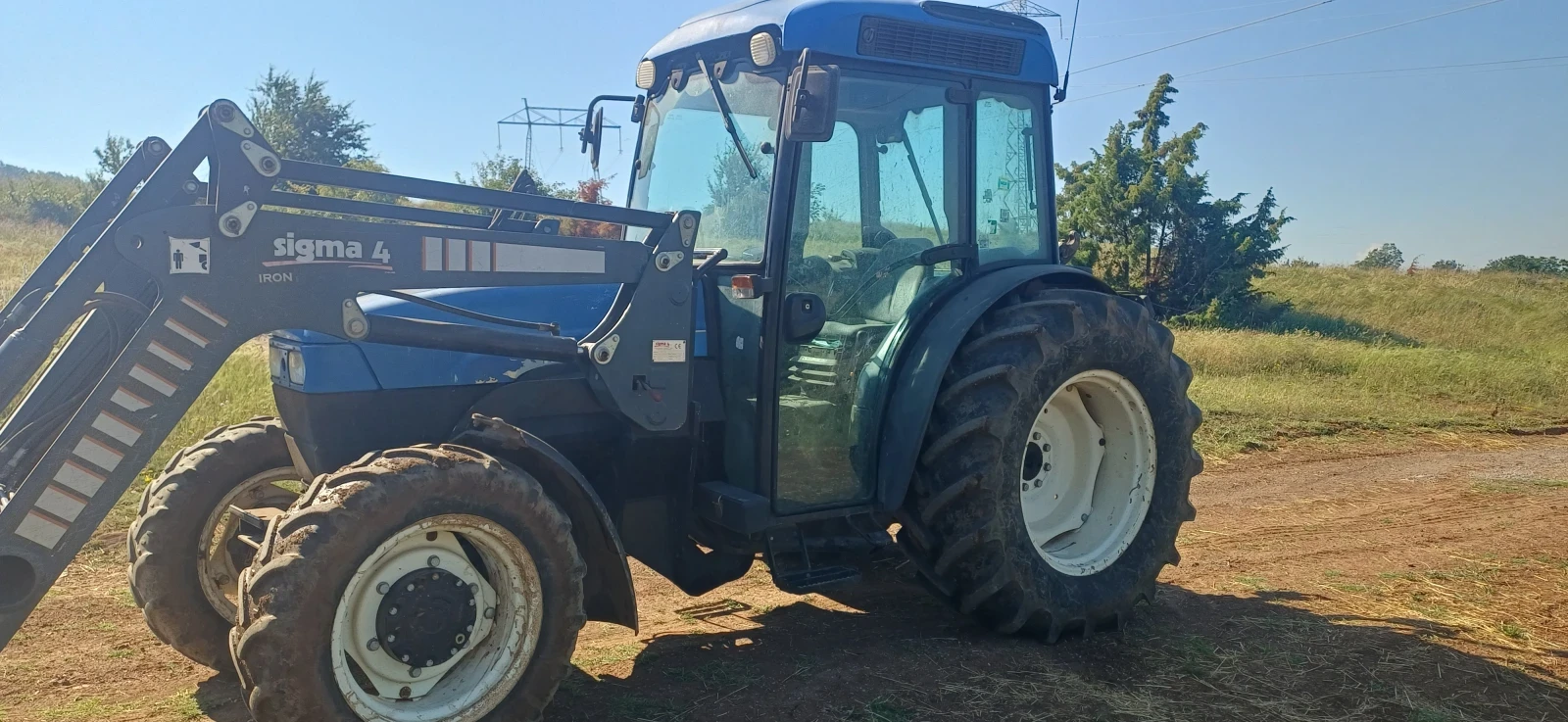 Трактор New Holland TN85FA, снимка 2 - Селскостопанска техника - 55058556