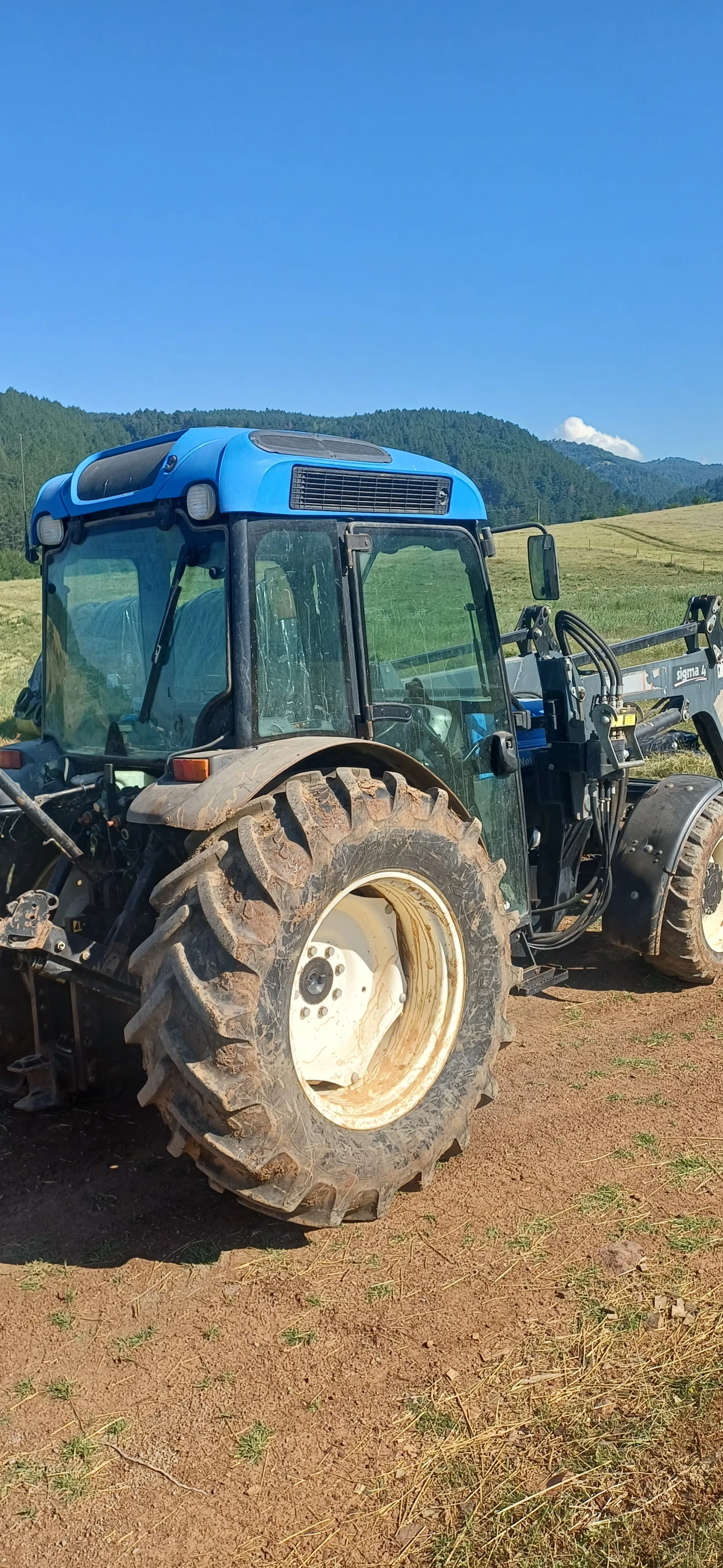 Трактор New Holland TN85FA, снимка 7 - Селскостопанска техника - 55058556