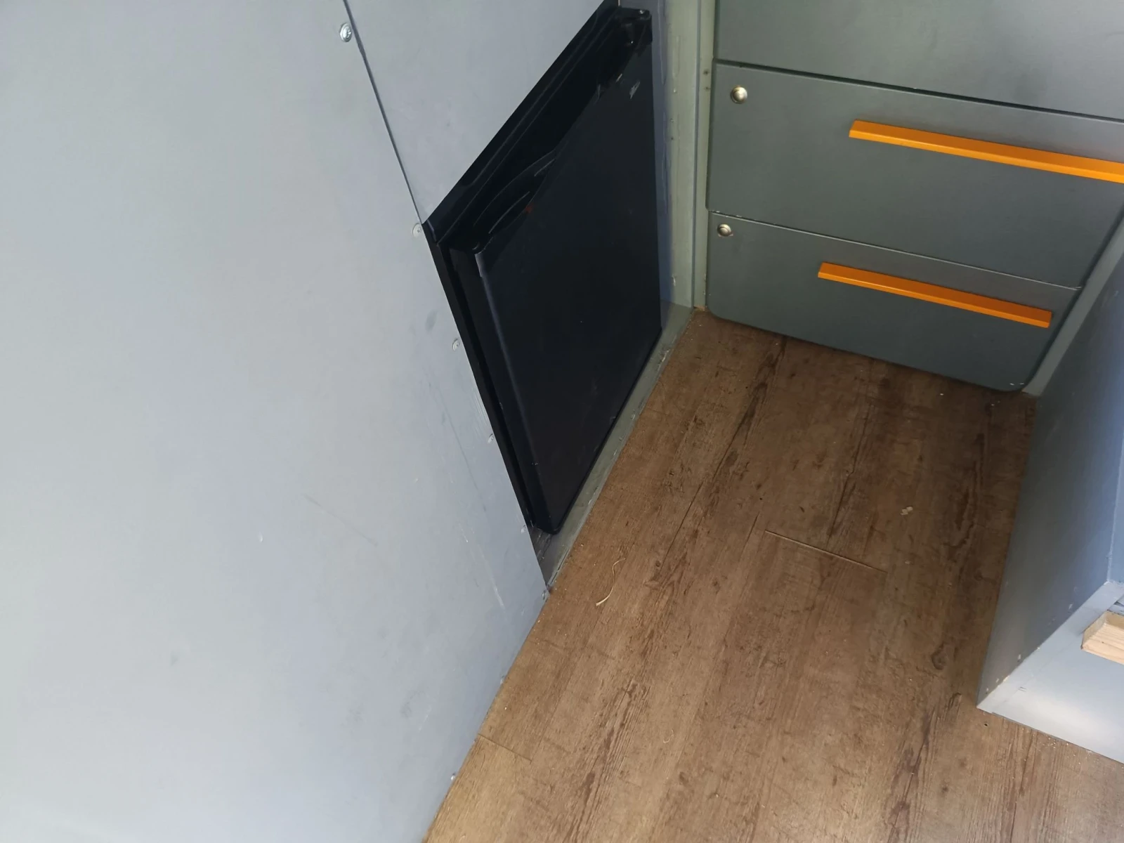 Кемпер Renault Master , снимка 16 - Каравани и кемпери - 56703252
