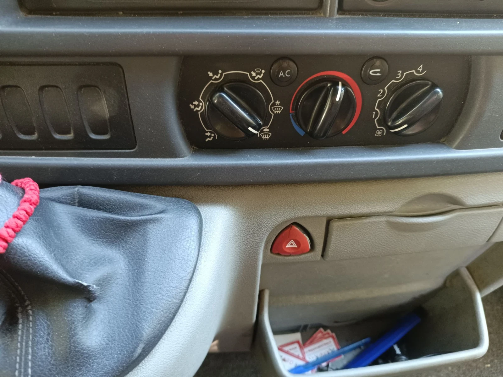 Кемпер Renault Master , снимка 8 - Каравани и кемпери - 56703252