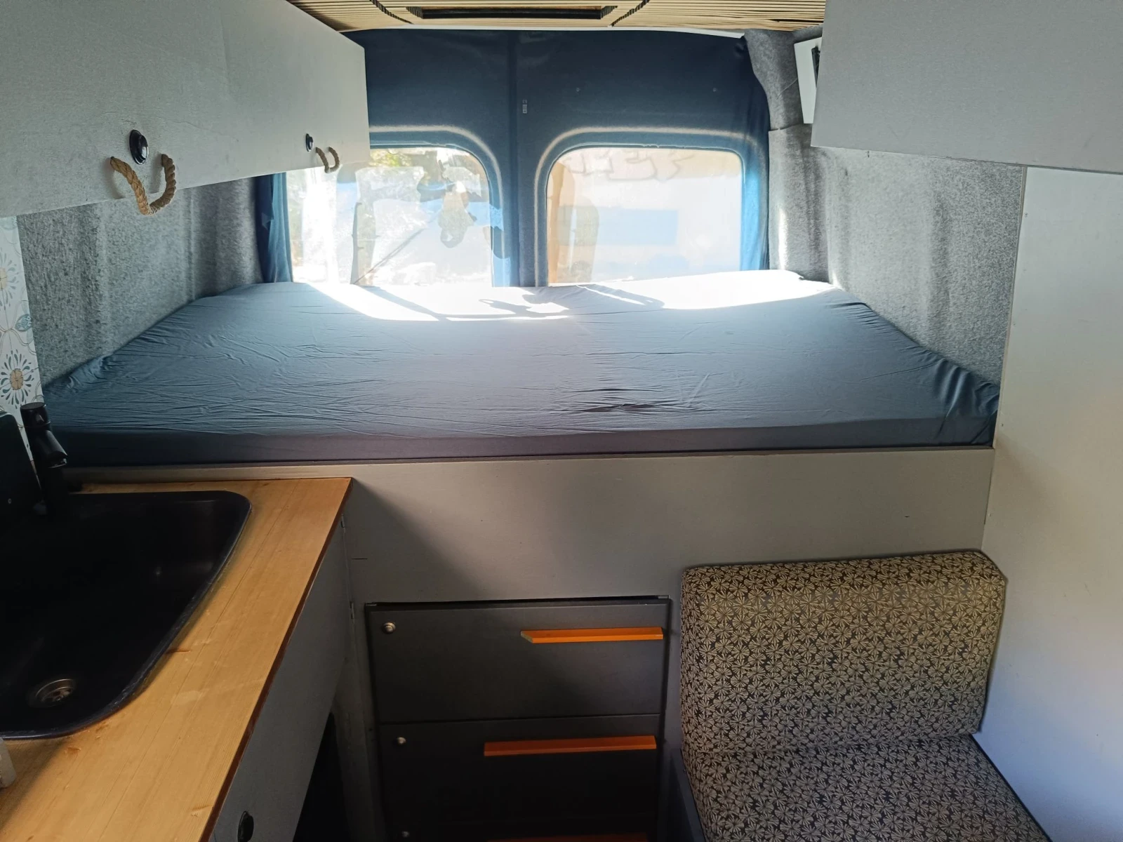 Кемпер Renault Master , снимка 12 - Каравани и кемпери - 56703252