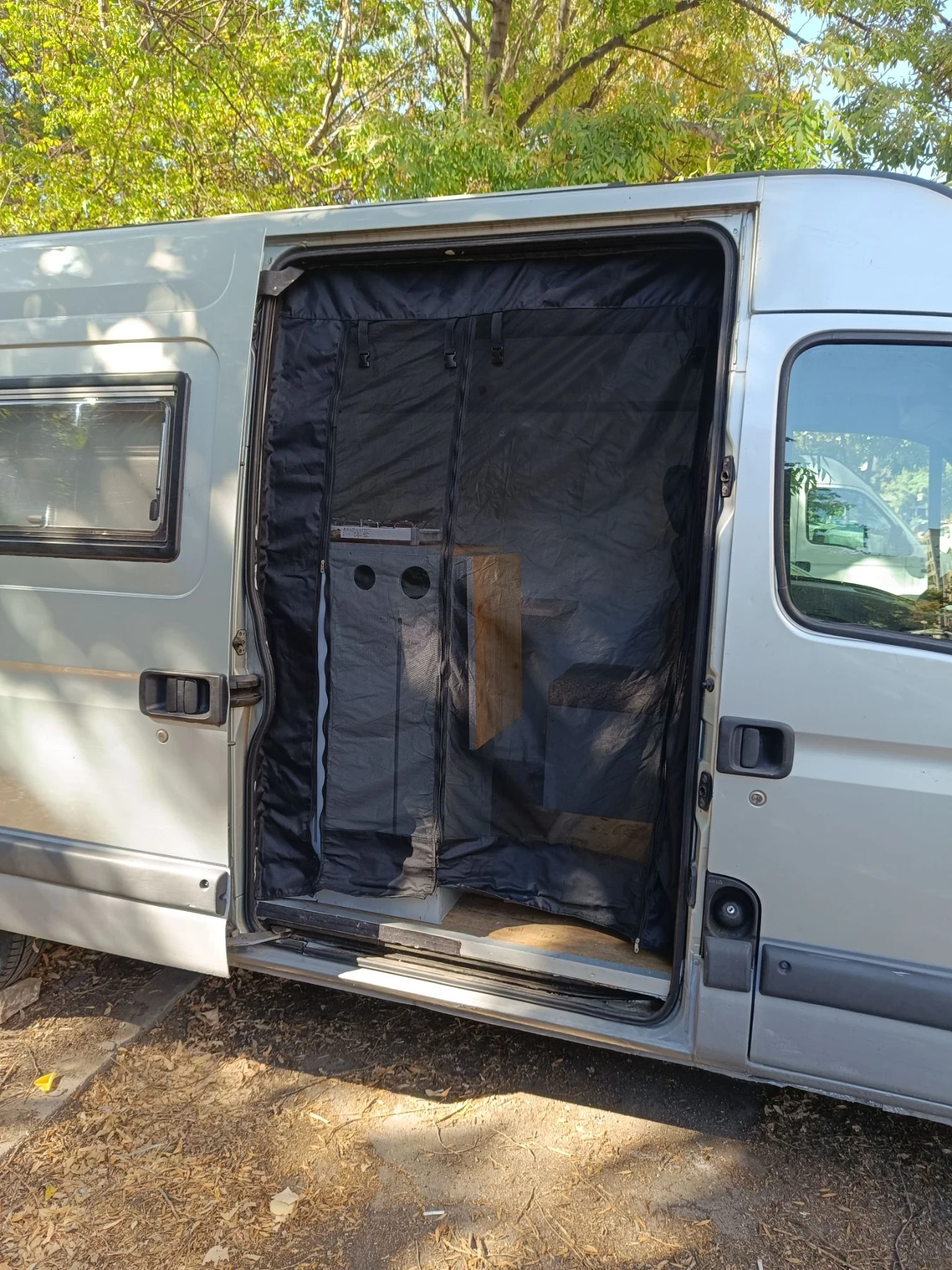 Кемпер Renault Master , снимка 14 - Каравани и кемпери - 56703252