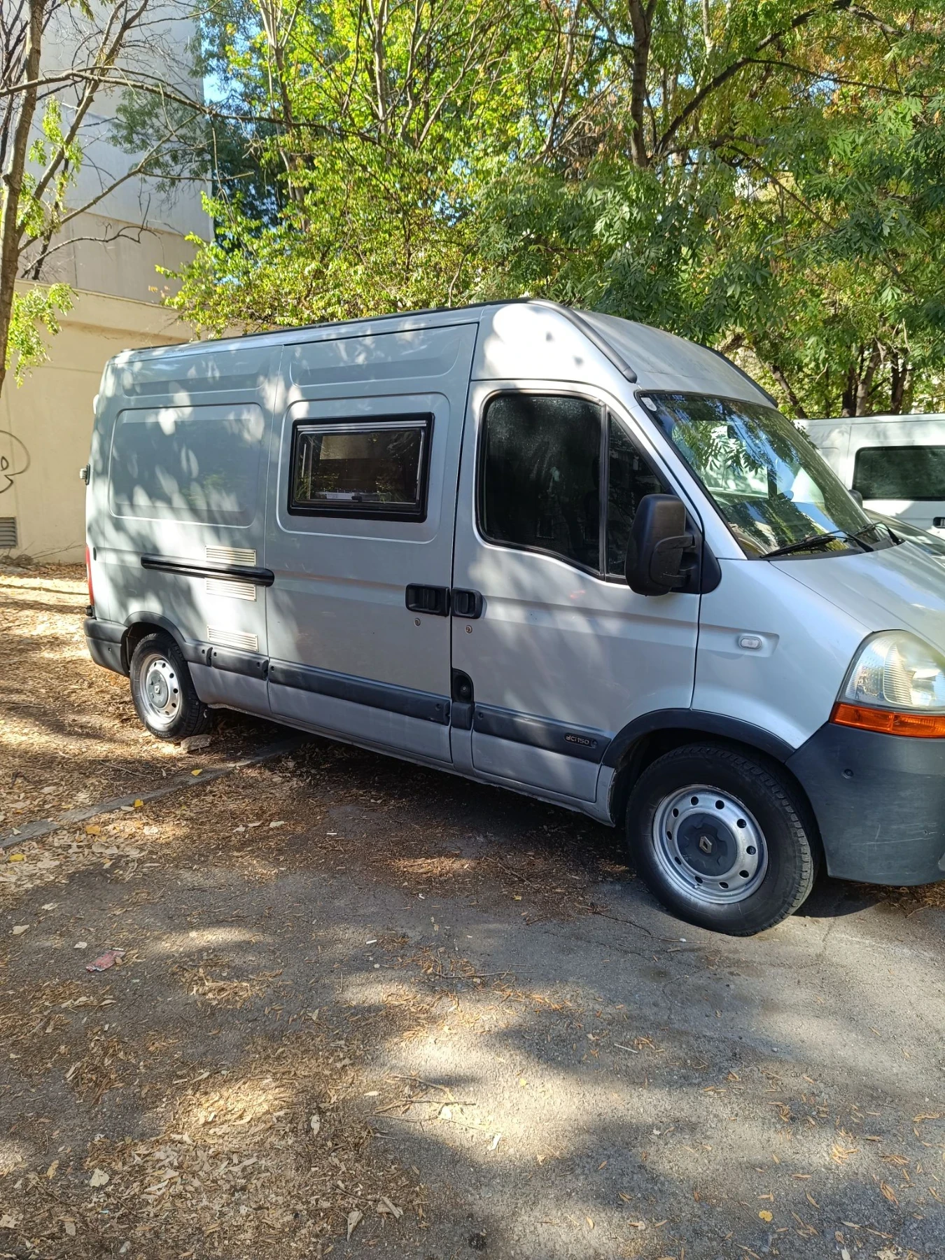 Кемпер Renault Master , снимка 3 - Каравани и кемпери - 56703252
