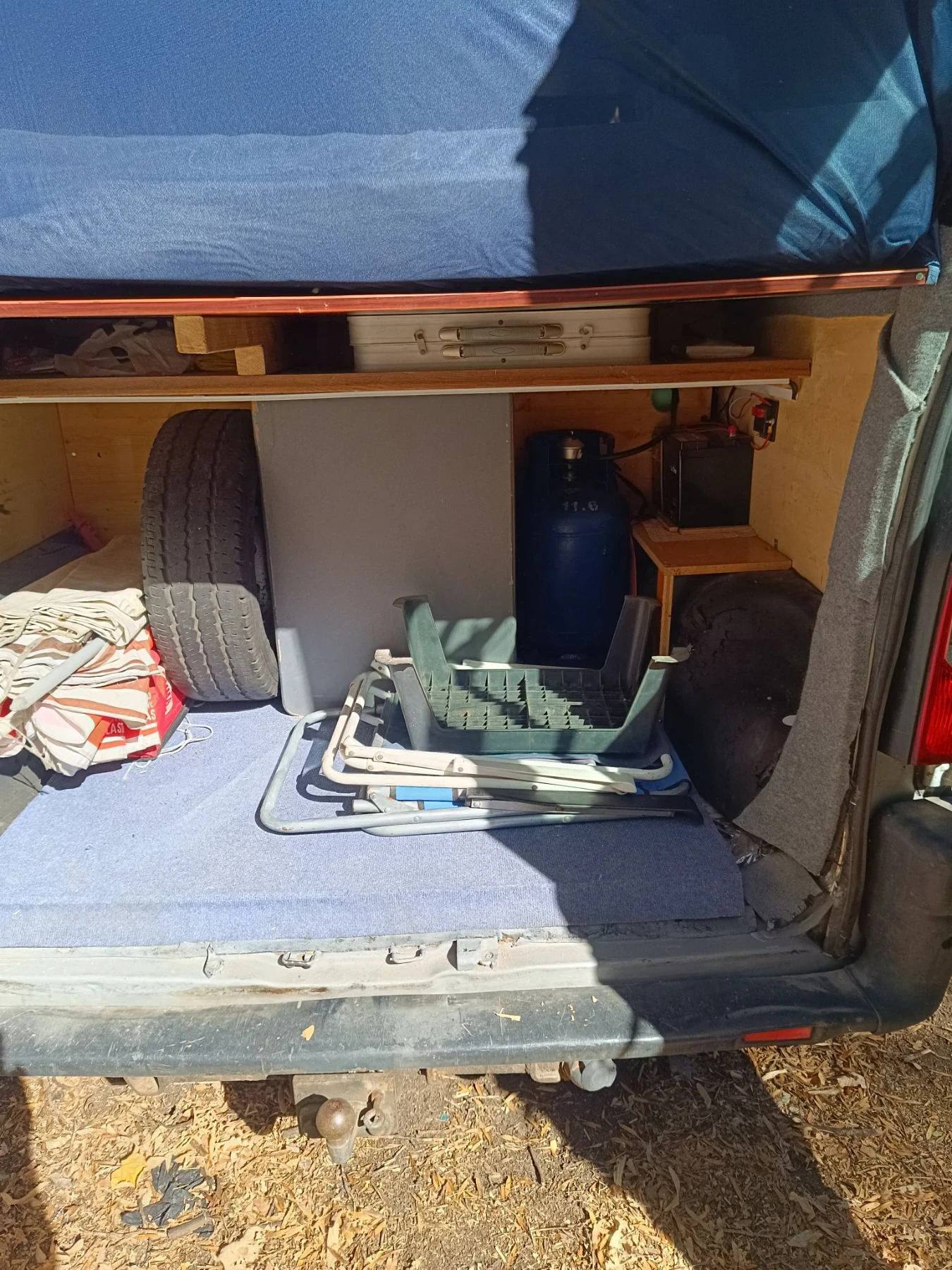 Кемпер Renault Master , снимка 10 - Каравани и кемпери - 56703252