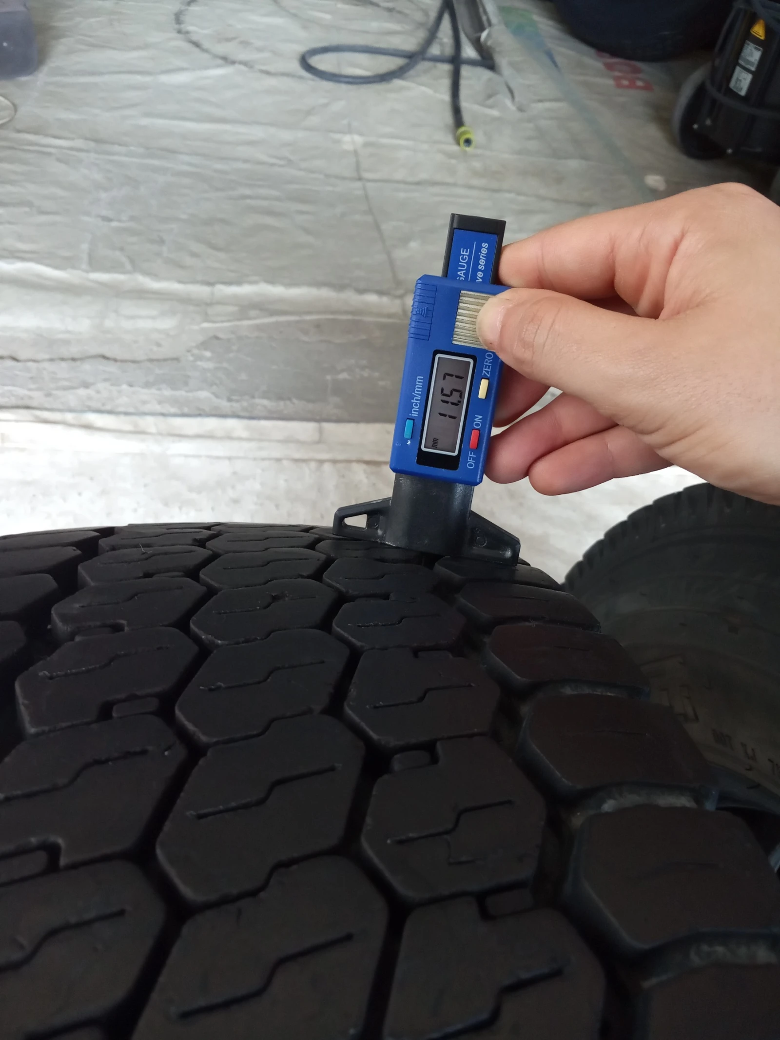 ���� 205/75R17.5 | Mobile.bg � ����������� 4
