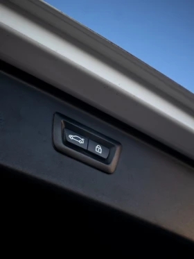 BMW 530 Xdrive ; М Пакет; подгрев; отдухване; теглич ;, снимка 9